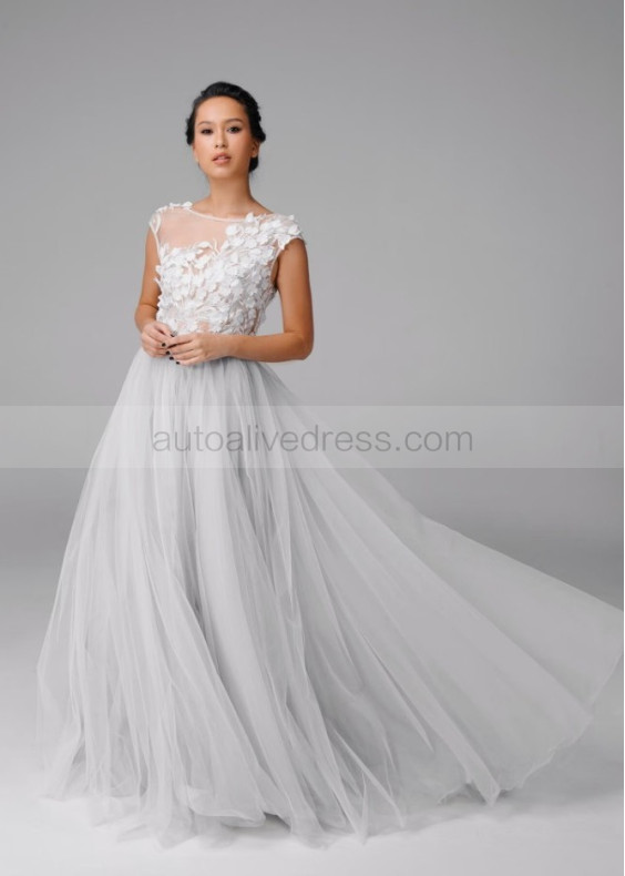 3D Flower Appliques Tulle V Back Wedding Dress With Pockets